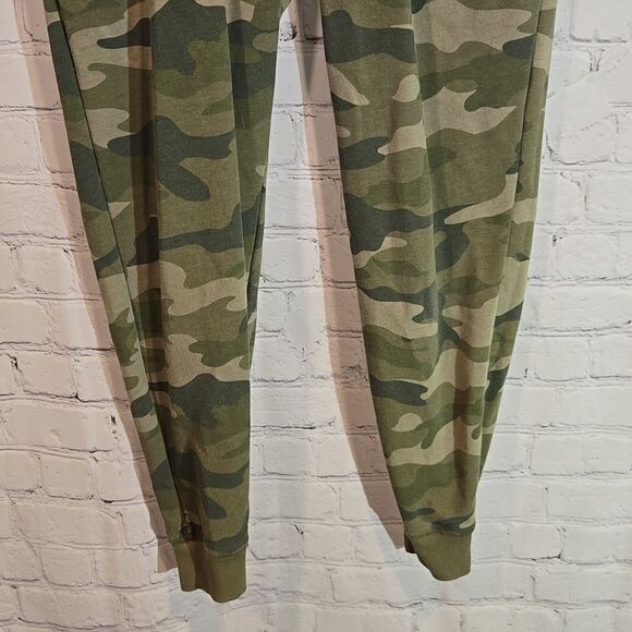 Old Navy Camouflage Jogger Pants size XS - Picture 3 of 6